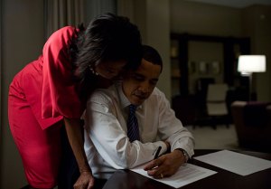 barack-obama-writing-books-writer-robert-draper